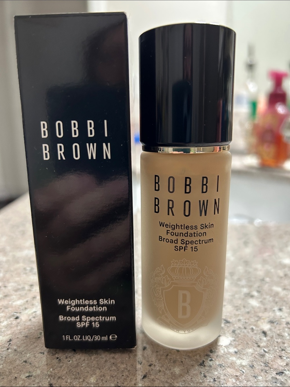 Bobbi Brown Weightless Skin Foundation N-042 Beige